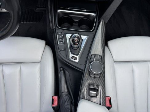 Used 2018 BMW M4 Convertible RWD image 24