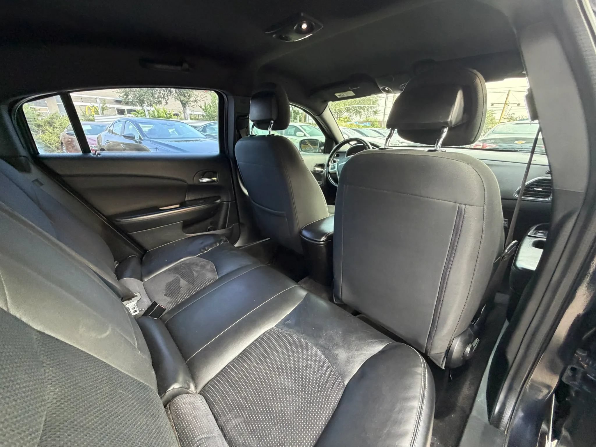 Used 2012 Chrysler 200 Touring FWD image 11
