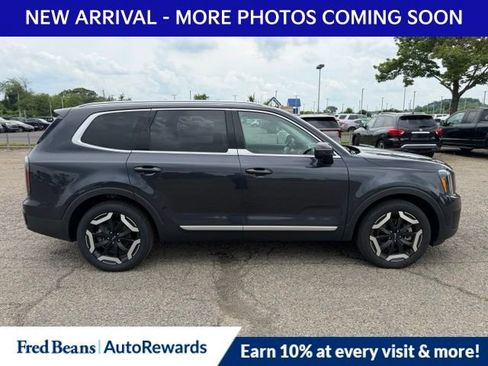 Used 2025 Kia Telluride EX FWD image 8