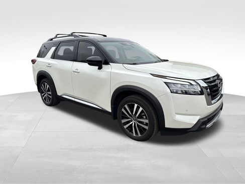 Used 2024 Nissan Pathfinder Platinum w/ Cargo Package image 1