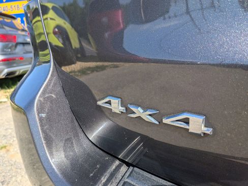 Used 2019 Jeep Grand Cherokee Laredo AWD/4WD image 15