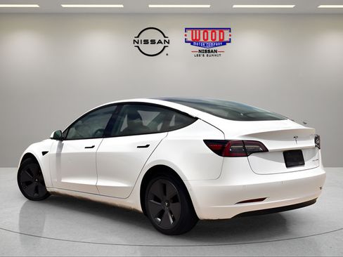Used 2022 Tesla Model 3 Long Range AWD/4WD image 4