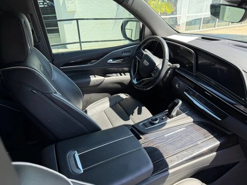 Used 2021 Cadillac Escalade Sport w/ Driver Assist Tech Package AWD/4WD image 19
