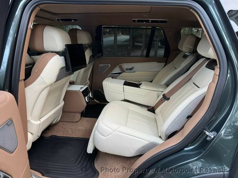 Used 2025 Land Rover Range Rover SV AWD/4WD image 28