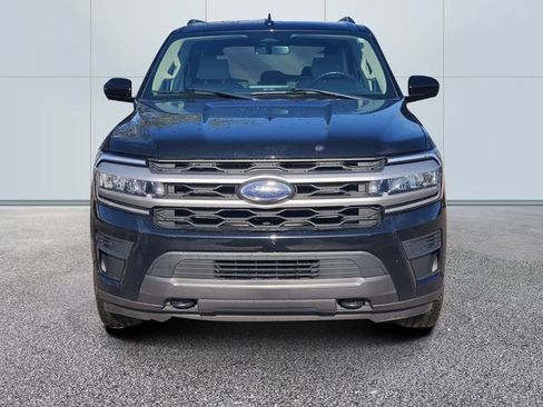Used 2022 Ford Expedition Max XLT AWD/4WD image 2