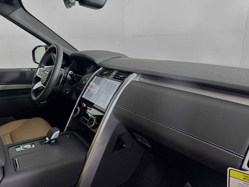 New 2026 Land Rover Discovery Limited Edition image 29