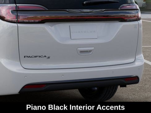 New 2026 Chrysler Pacifica Select FWD image 13