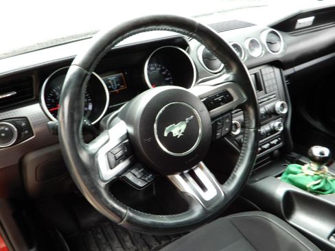 Used 2018 Ford Mustang GT w/ GT Performance Package RWD image 13