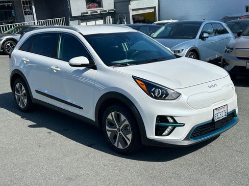 Used 2022 Kia Niro EX FWD image 3