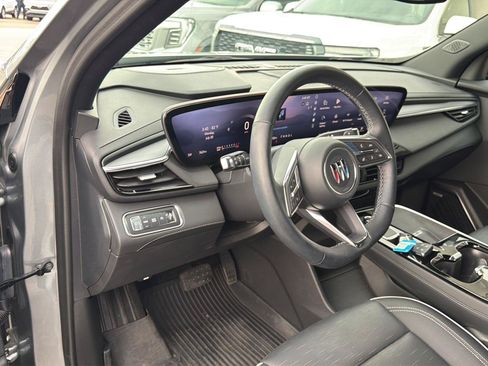 Used 2025 Buick Enclave Sport Touring FWD image 15