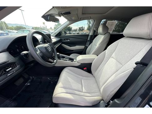 Used 2025 Honda Accord SE image 10