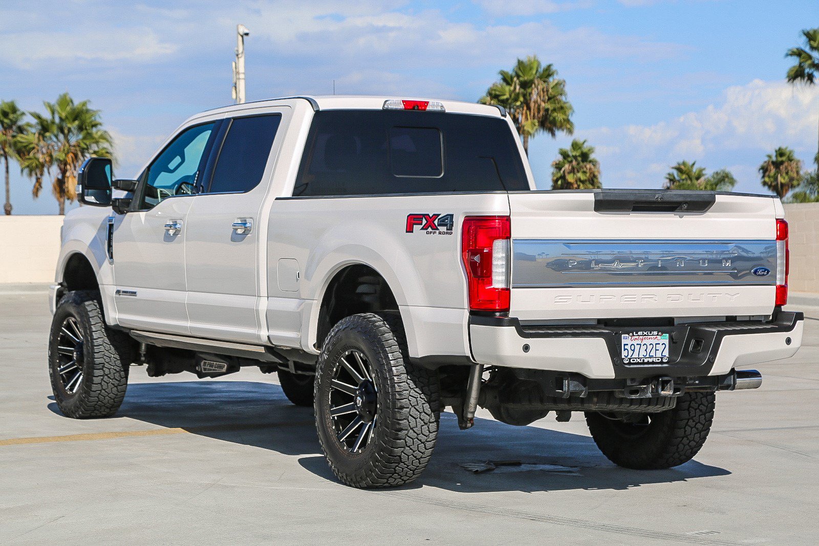 Used 2017 Ford F250 Platinum w/ Platinum Ultimate Package AWD/4WD image 5