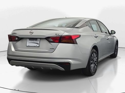 Used 2023 Nissan Altima 2.5 SV AWD/4WD image 9