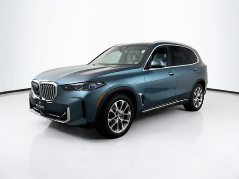 Used 2024 BMW X5 xDrive40i w/ Premium Package AWD/4WD image 3
