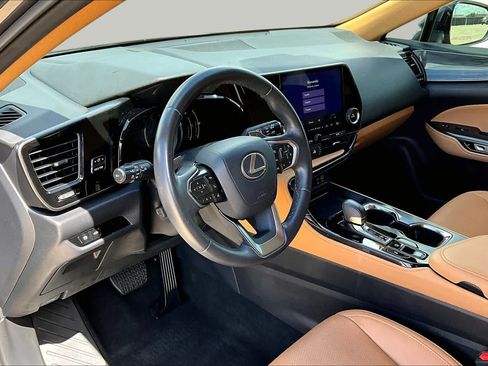 Used 2025 Lexus NX 250 FWD w/ Accessory Package (2T) image 18