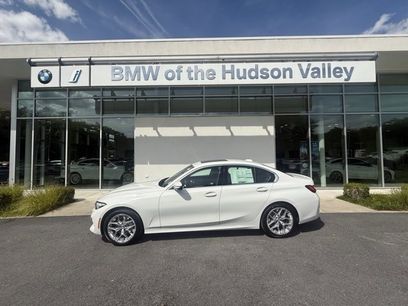 New 2025 BMW 330i xDrive Sedan w/ Convenience Package
