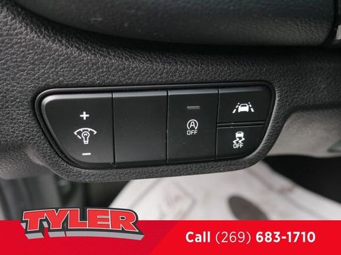 Used 2023 Kia Seltos EX image 23