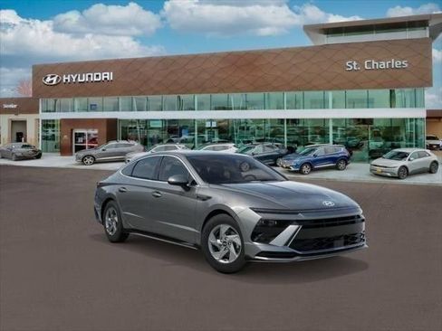 Used 2026 Hyundai Sonata SE FWD image 2