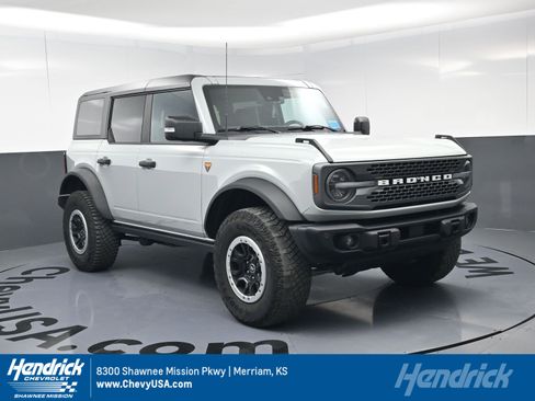 Used 2023 Ford Bronco Badlands w/ Sasquatch Package image 1