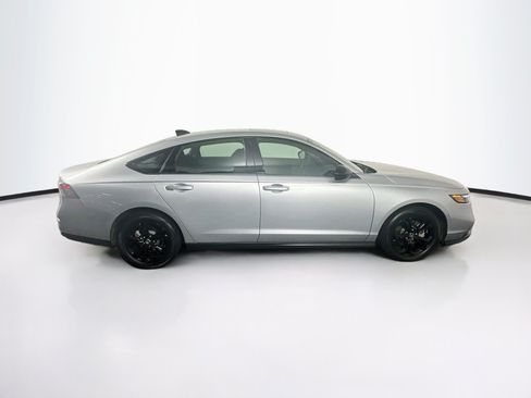 Used 2025 Honda Accord SE image 11