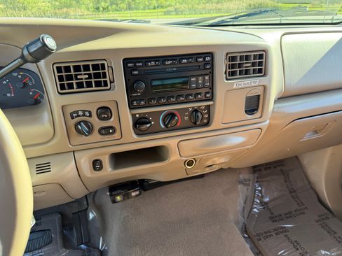 Used 2004 Ford F250 XL AWD/4WD image 26