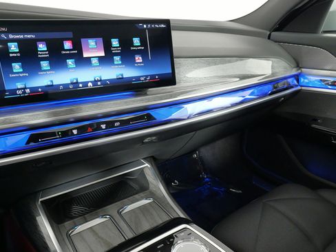 Used 2024 BMW 740i xDrive image 48