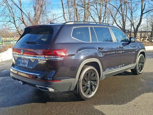 Certified 2025 Volkswagen Atlas SE image 11