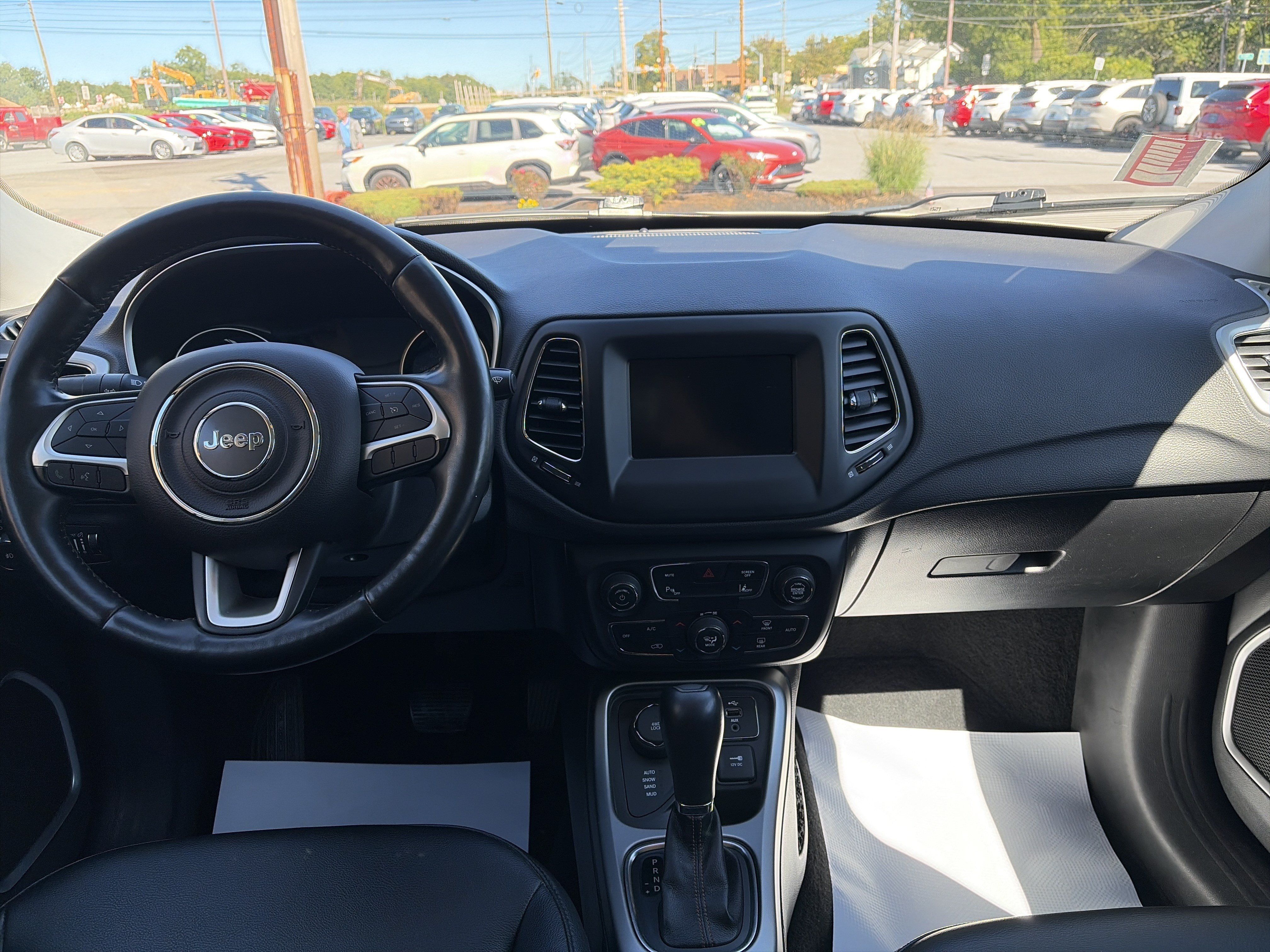 Used 2018 Jeep Compass Latitude w/ Popular Equipment Group AWD/4WD image 14