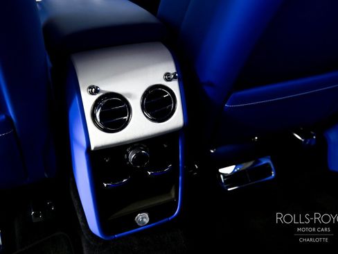 Used 2024 Rolls-Royce Cullinan AWD/4WD image 28