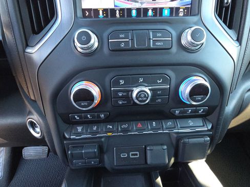 Used 2022 GMC Sierra 2500 Denali w/ Denali Ultimate Package image 25