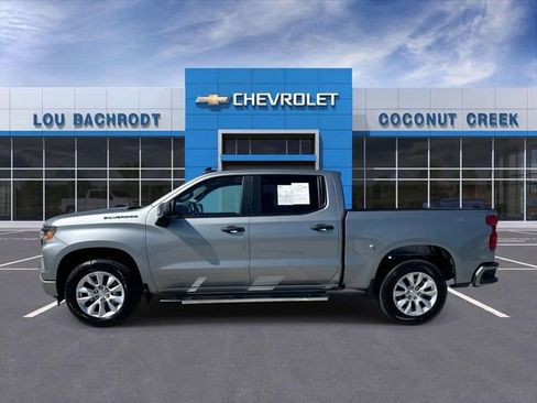 Used 2025 Chevrolet Silverado 1500 Custom image 5