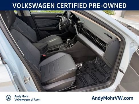 Used 2025 Volkswagen Jetta SEL FWD image 16
