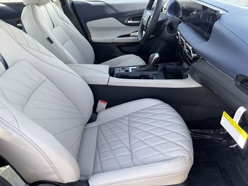 New 2026 Nissan Sentra SL w/ Floor Mat Package image 9