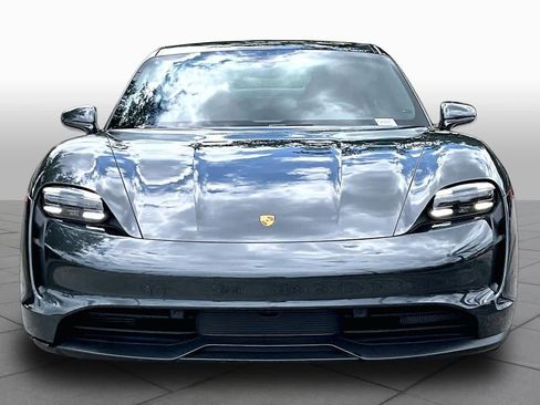 Used 2023 Porsche Taycan image 3