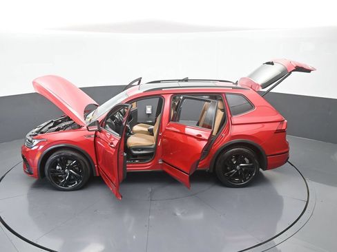 Used 2024 Volkswagen Tiguan SE R-Line FWD image 70