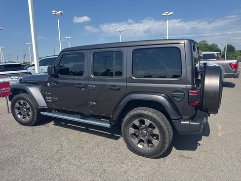 Used 2019 Jeep Wrangler Unlimited Sahara AWD/4WD image 3