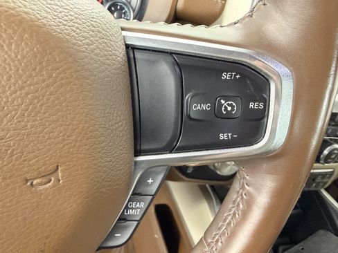 Used 2021 RAM 1500 Laramie RWD image 16