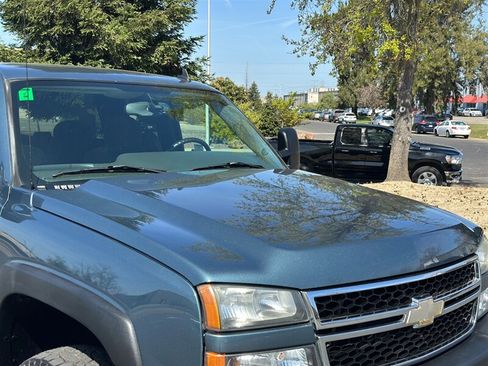 Used 2006 Chevrolet Silverado 3500 LT w/ Skid Plate Package AWD/4WD image 34
