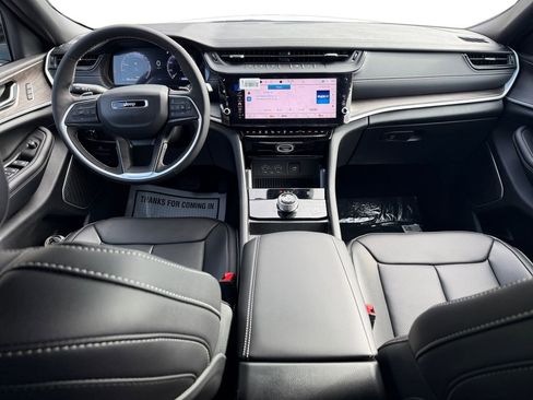 New 2026 Jeep Grand Cherokee L Limited w/ Luxury Tech Group II RWD image 10