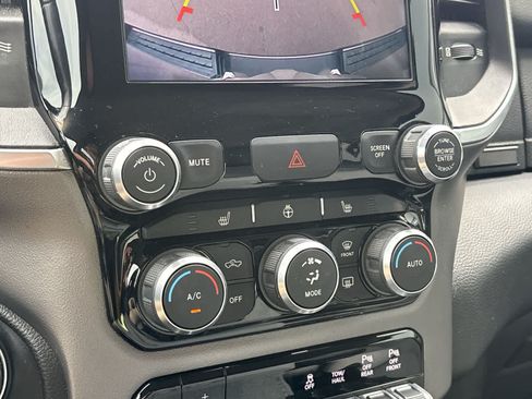 Used 2019 RAM 1500 Big Horn AWD/4WD image 23