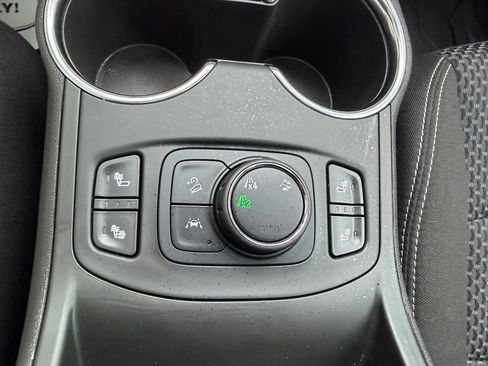 Certified 2022 GMC Terrain SLE w/ Driver Convenience Package AWD/4WD image 28