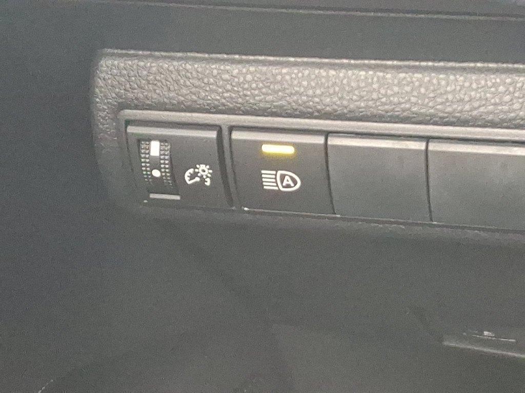 Used 2027 Toyota Corolla SE FWD image 23
