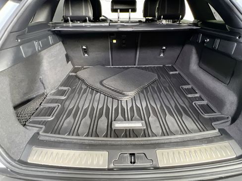 Used 2021 Land Rover Range Rover Velar R-Dynamic S image 26