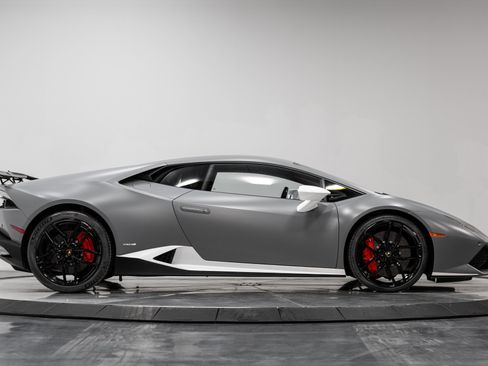 Used 2017 Lamborghini Huracan LP 610-4 Avio image 18