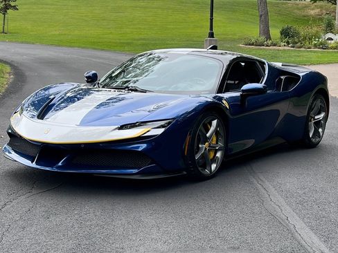 Used 2022 Ferrari SF90 Stradale image 1