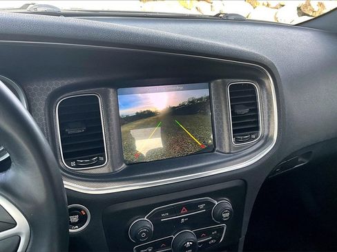 Used 2017 Dodge Charger SXT image 19