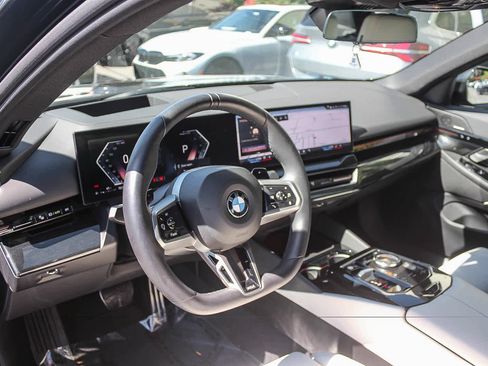 Used 2026 BMW 530i w/ M Sport Package RWD image 16