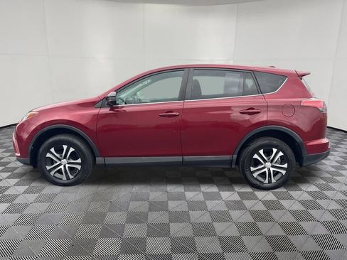 Used 2018 Toyota RAV4 LE image 2