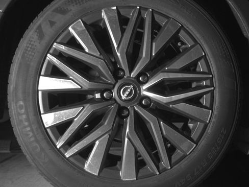 Used 2025 Nissan Altima 2.5 SV image 15