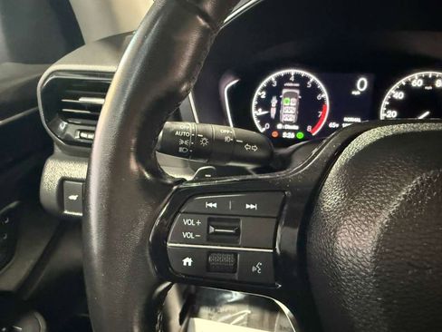 Used 2024 Honda Pilot Touring image 13